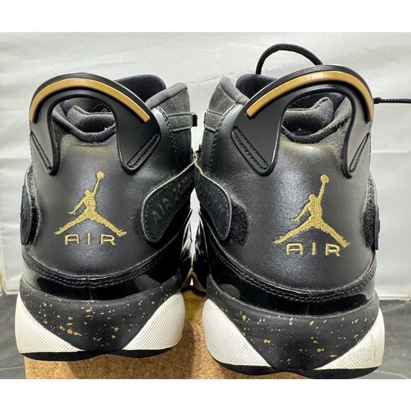 Athletic_Shoes